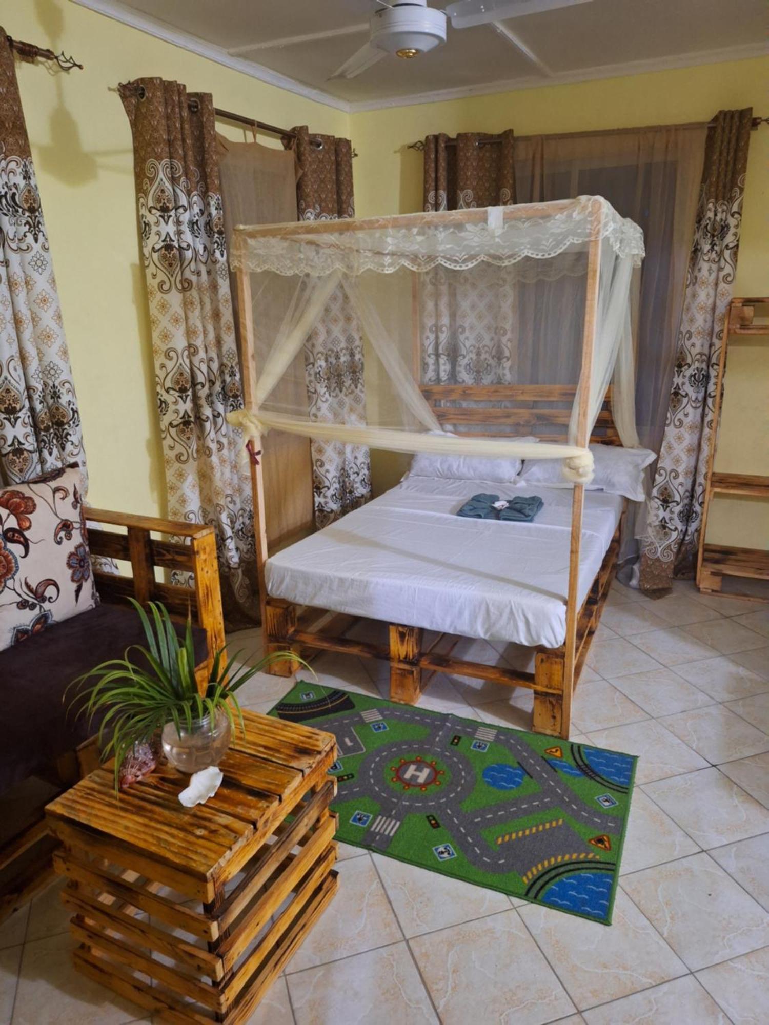 Mount Zion Guest House, Mtwapa Mtomondoni Mombasa Kültér fotó